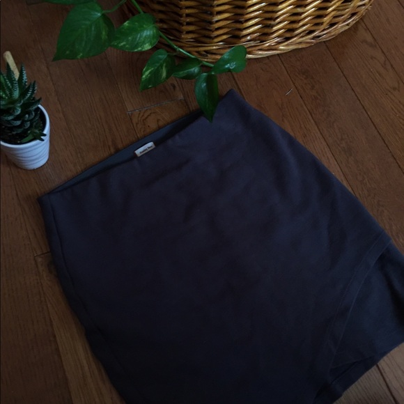 Aritzia Sunday best bodycon skirt - Picture 4 of 4